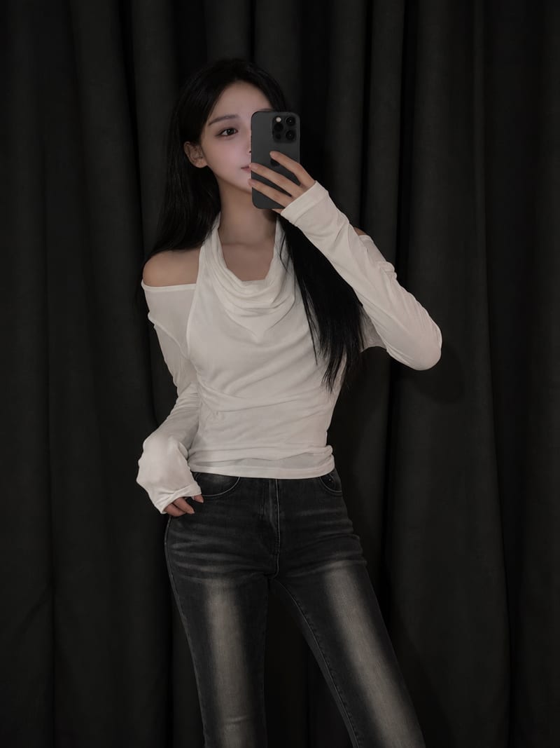 오프 홀터 드레이프 롱 슬리브 상세 3