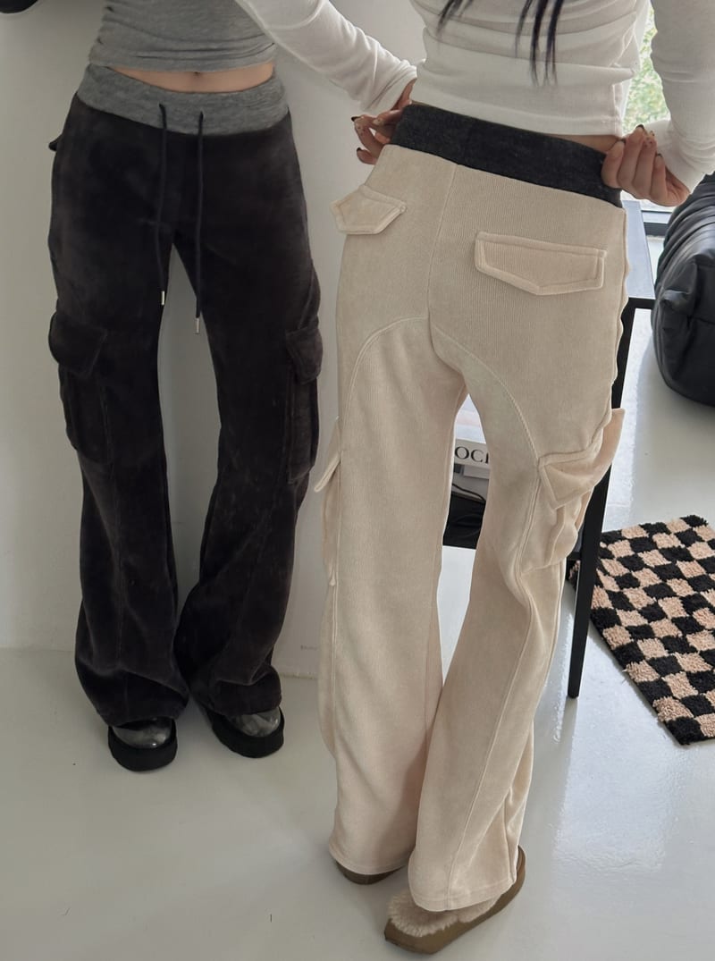 Color-Blocked Low Veloar Cargo Pants 배색 로우 벨로아 카고 팬츠 사진 8