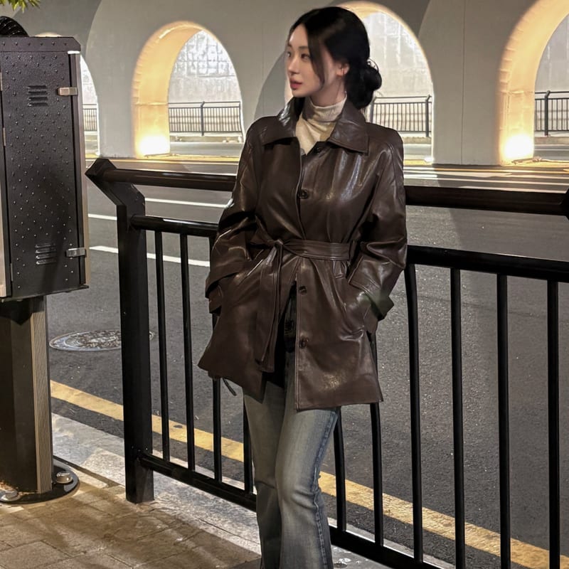 Belted Leather Half Coat 벨티드 레더 하프코트 사진 1