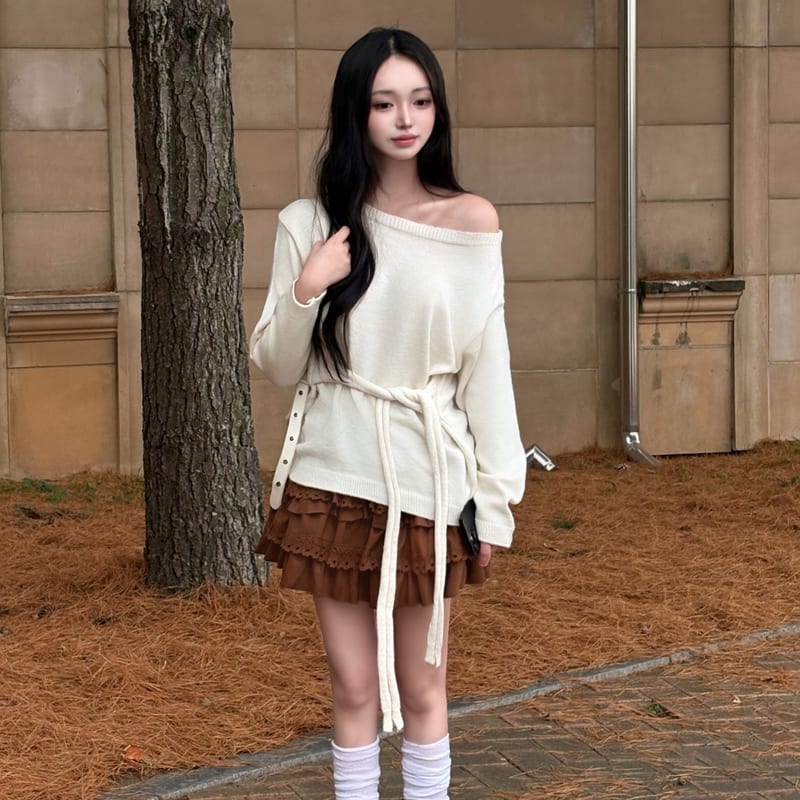 Off-shoulder strap-detail knit 오프숄더 스트랩 포인트 니트 사진 1