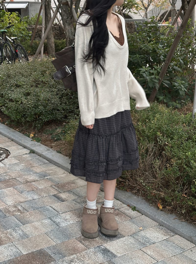 Wool Deep U-Neck Thick Loose Fit Knit 울 딥유넥 도톰 루즈핏 니트 사진 12