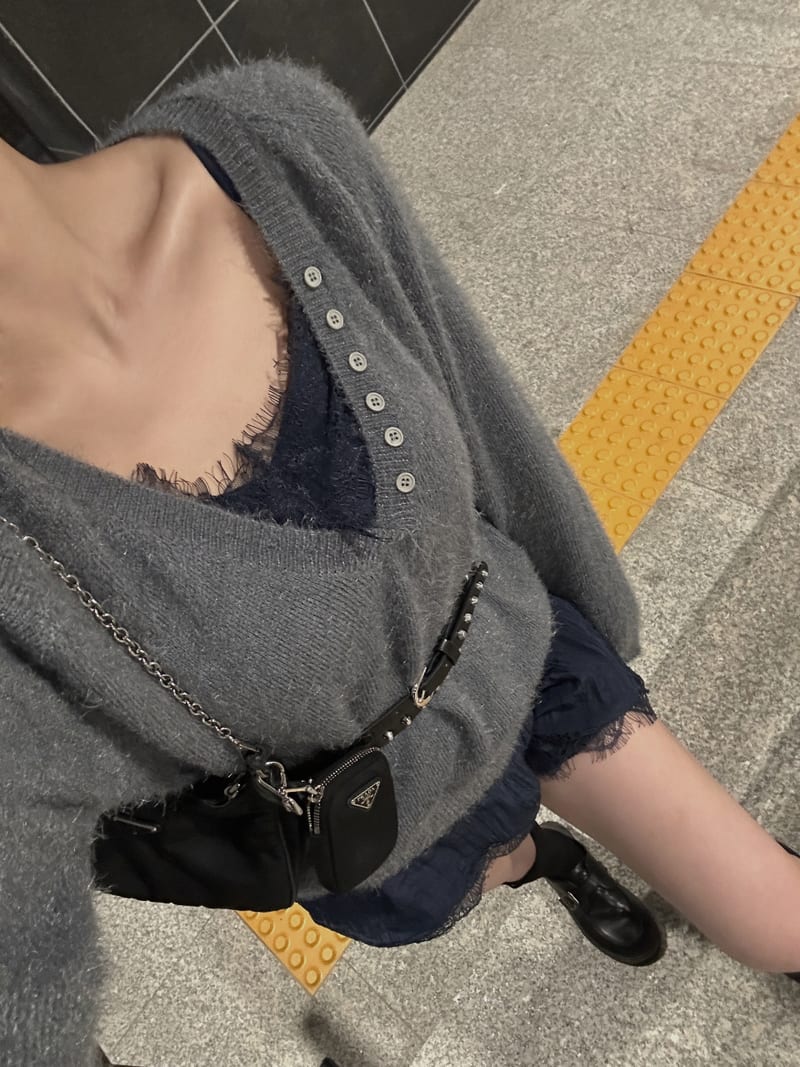 Side Button Lace Slip Tank Top 사이드버튼 레이스 슬립 탑 사진 1