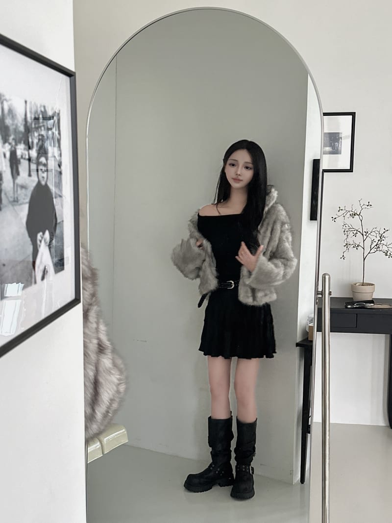 Suede Pleated Mini Skirt 스웨이드 주름 미니스커트 사진 11