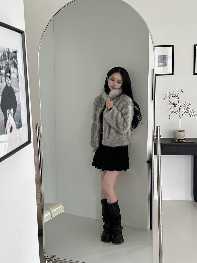 Soft High-Neck Faux Fur Jacket 소프트 하이넥 페이크퍼 자켓 사진 5