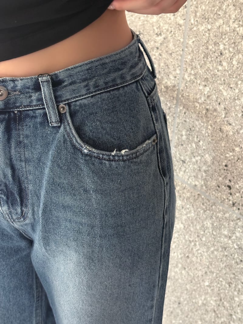 Celine Straight Fit Washed Denim 셀린 일자핏 중청 워싱 데님 사진 15