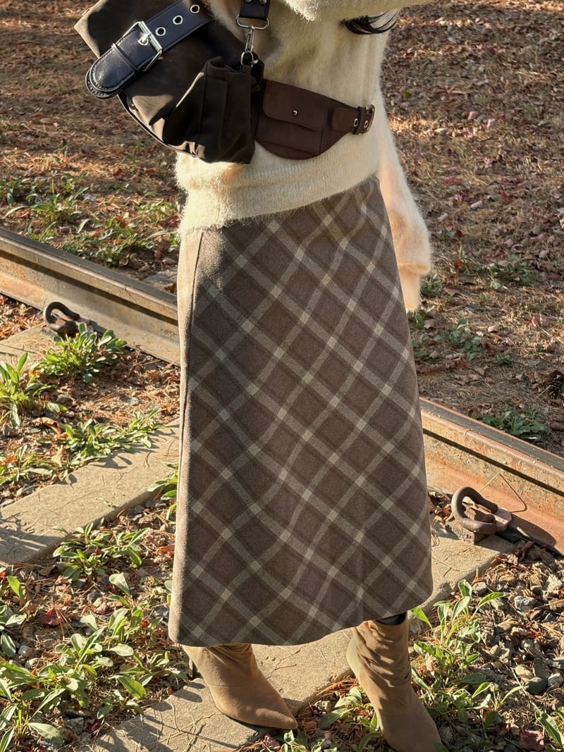 Checkered Semi-Mermaid Fit Long Skirt 배색 체크 세미머메이드핏 롱스커트 사진 9