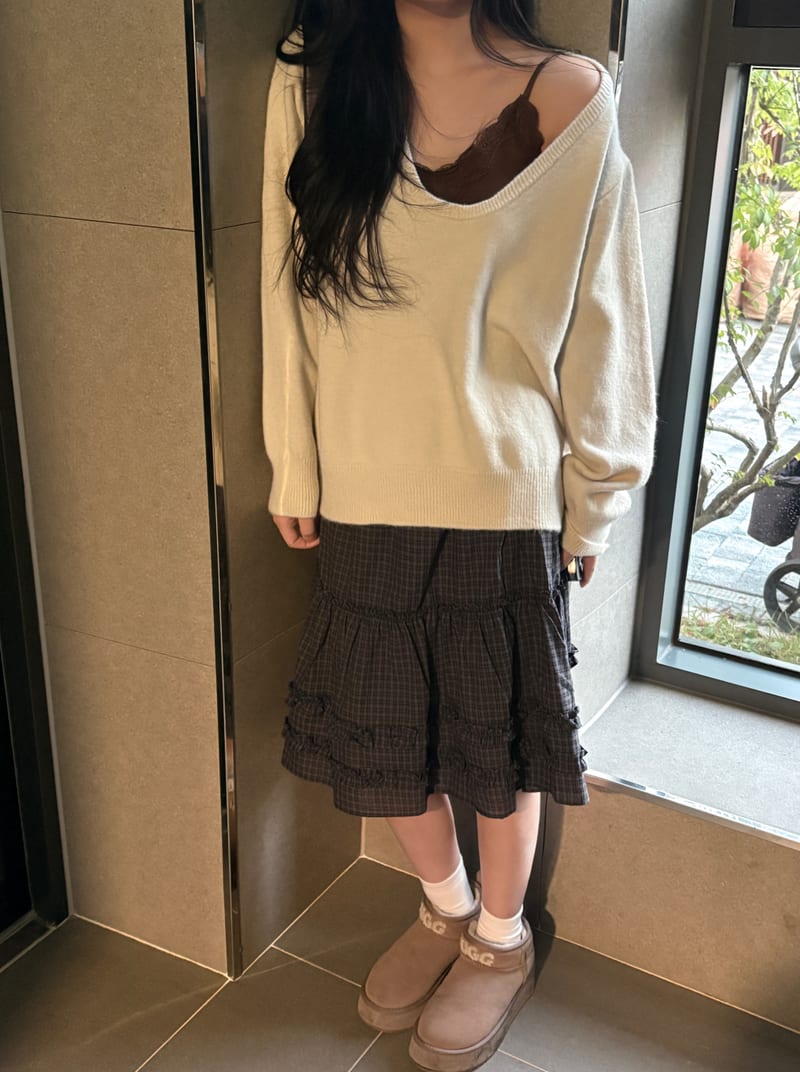 Wool Deep U-Neck Thick Loose Fit Knit 울 딥유넥 도톰 루즈핏 니트 사진 11