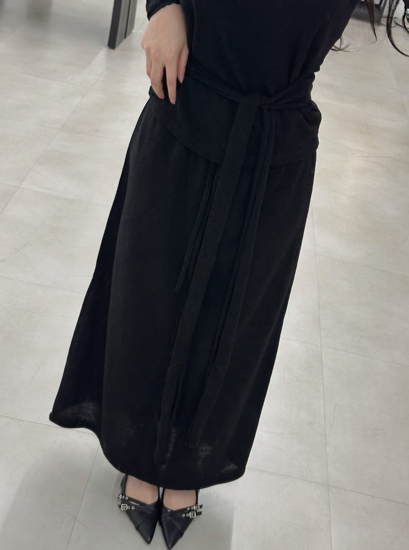 Halter Strap Knit Two-Piece 홀터 스트랩 니트 투피스 사진 9