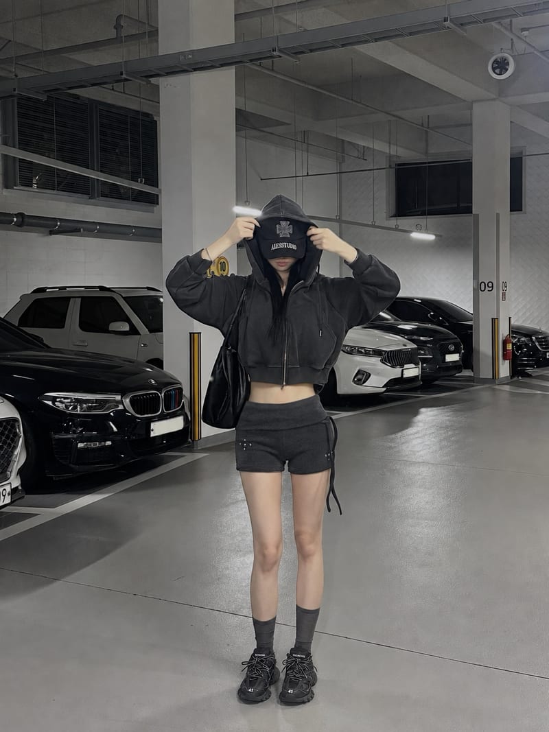 Washed Crop Hoodie Zip-up 워싱 크롭 후드집업 사진 1