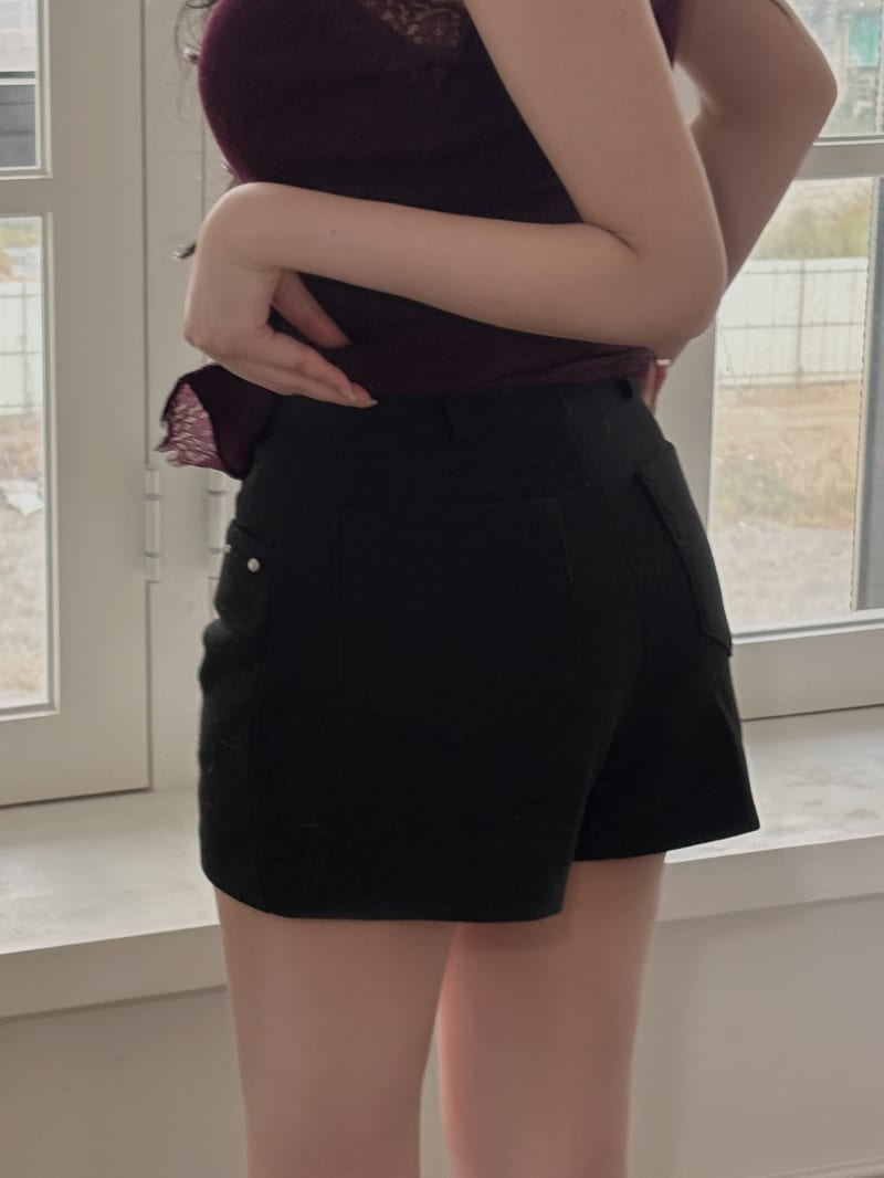 Wool Stud Cuff Spandex Short Pants 울 스터드 절개 스판 숏팬츠 사진 12