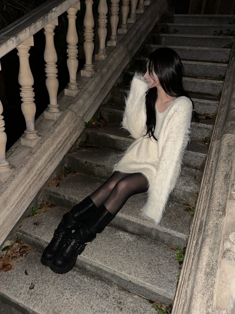 Hairy V-Neck Wave Knit Dress 헤어리 브이넥 물결퍼 니트 원피스 사진 6
