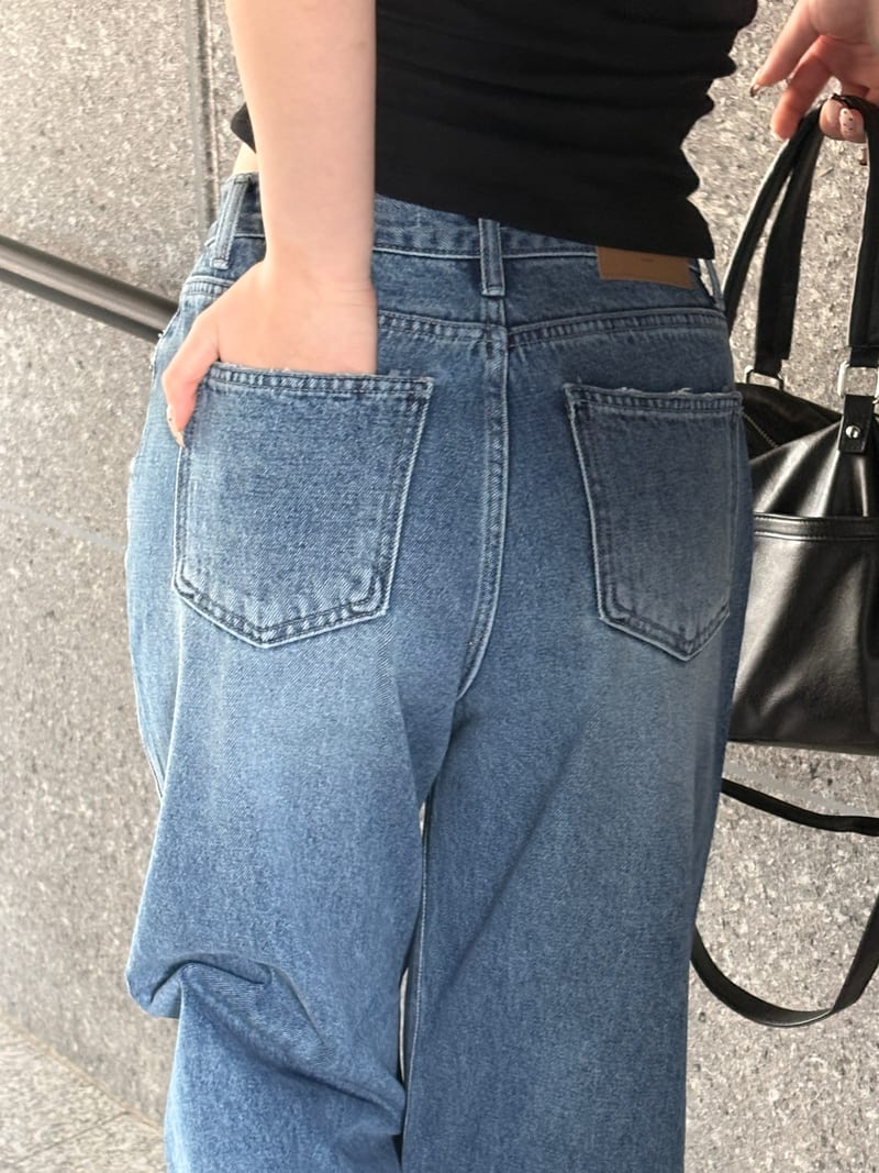 Celine Straight Fit Washed Denim 셀린 일자핏 중청 워싱 데님 사진 14