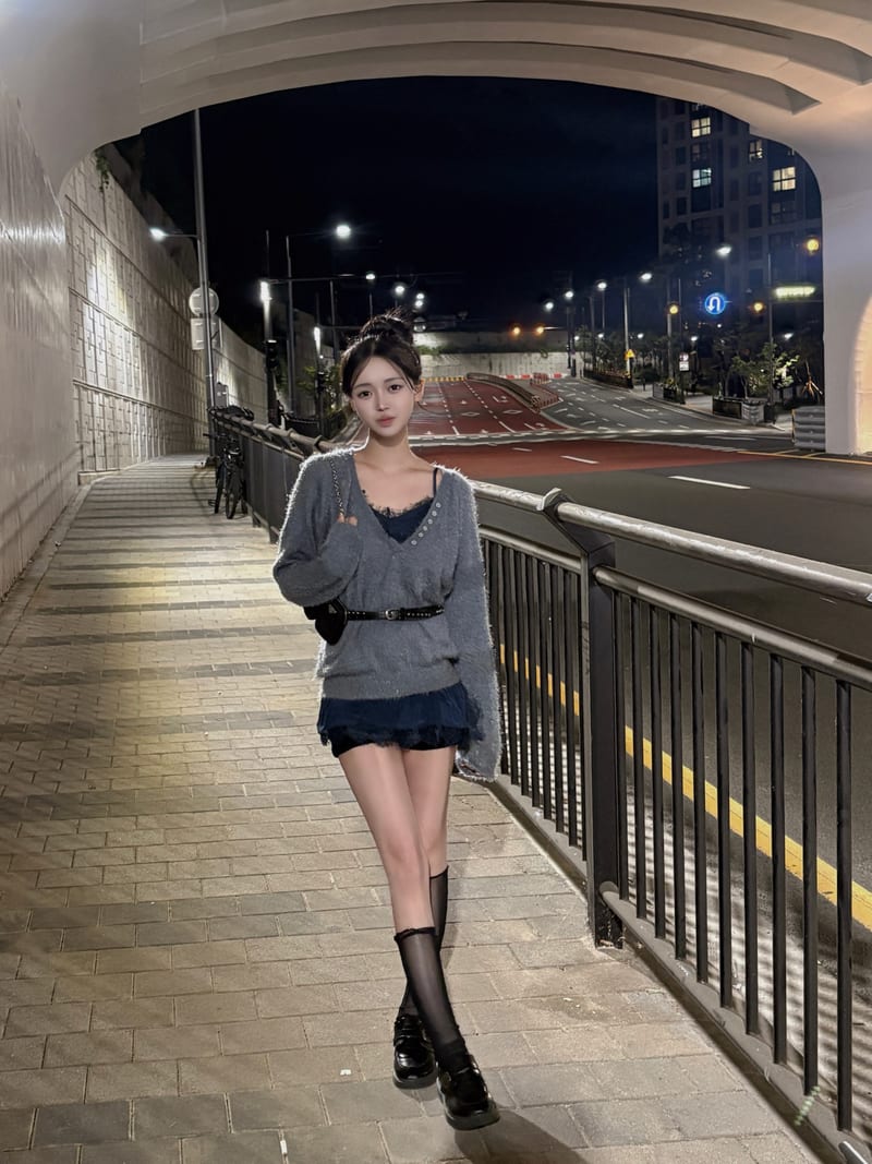 Hairy Button Deep V-Neck Knit 헤어리 버튼 딥브이넥 니트_4col 사진 5