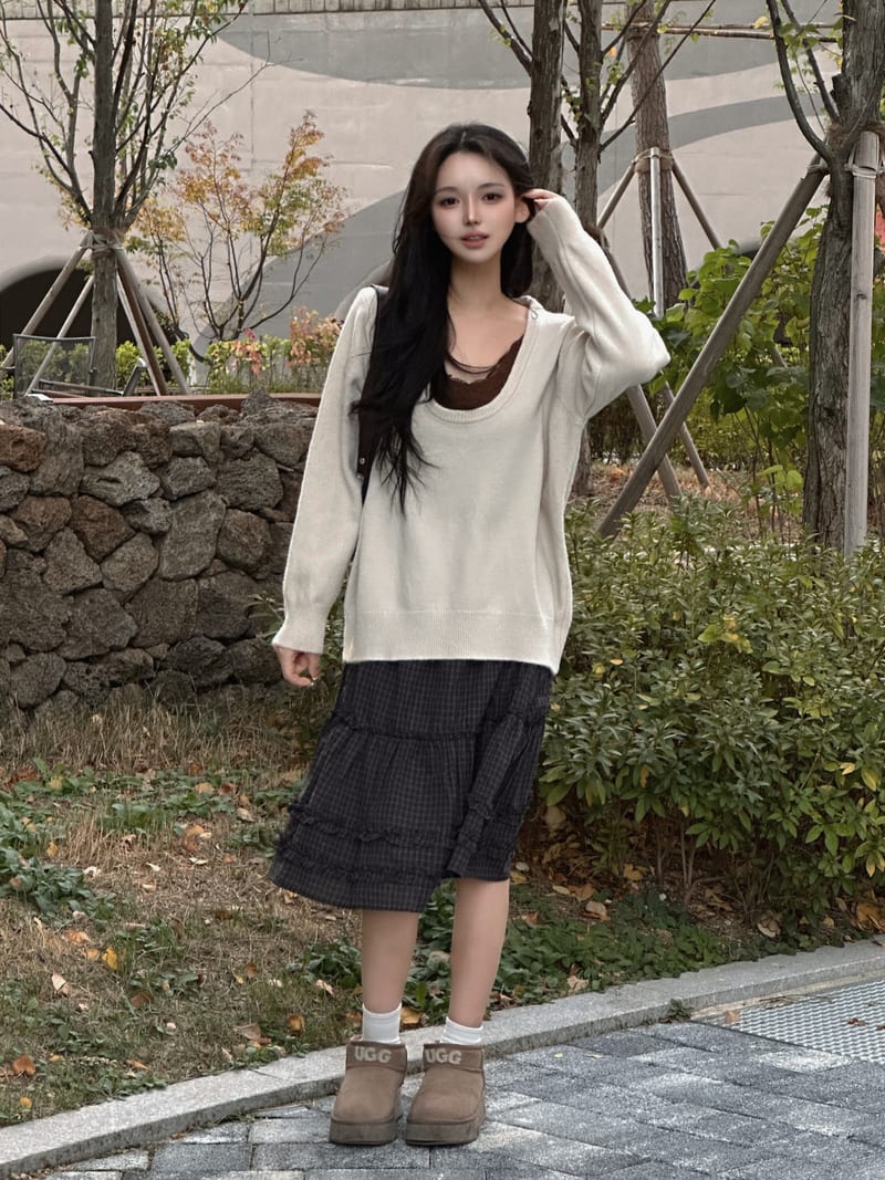 Wool Deep U-Neck Thick Loose Fit Knit 울 딥유넥 도톰 루즈핏 니트 사진 13