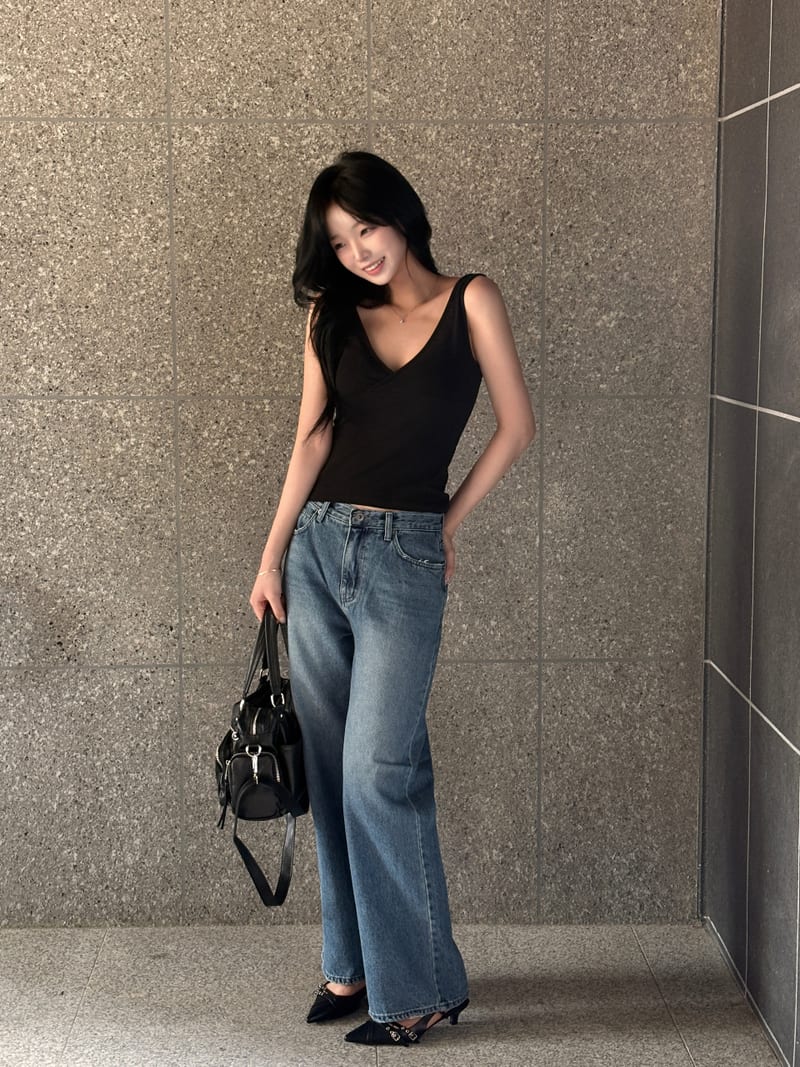Celine Straight Fit Washed Denim 셀린 일자핏 중청 워싱 데님 사진 2