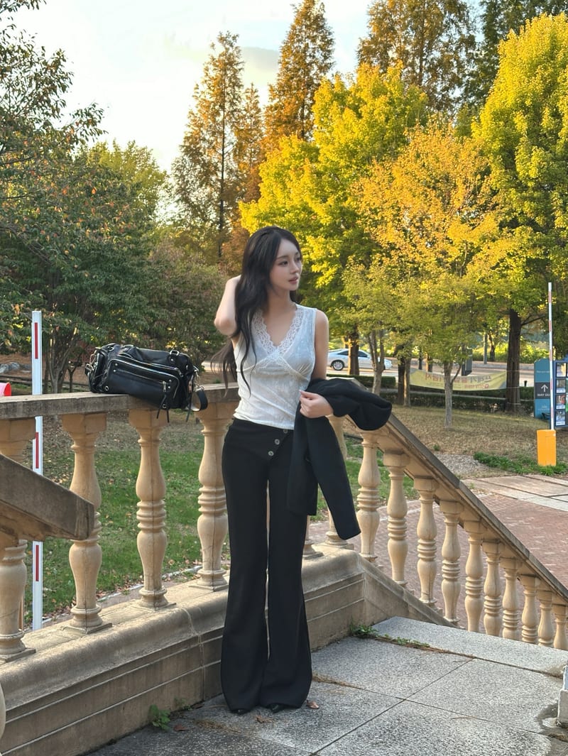 Button-Fold Slim Bootcut Stretch Pants 버튼 폴딩 슬림부츠컷 스판팬츠 사진 5