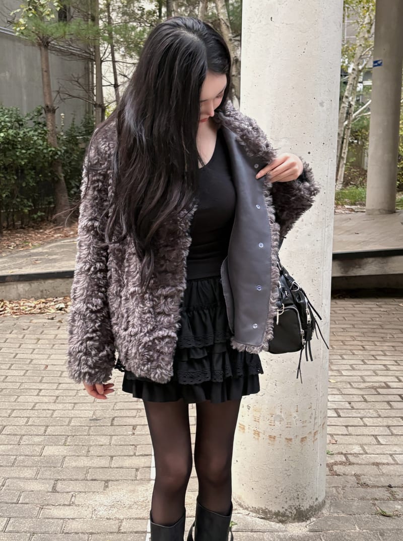 Double Buckle Poodle Fur Jacket 더블 버클 푸들 퍼자켓 사진 7