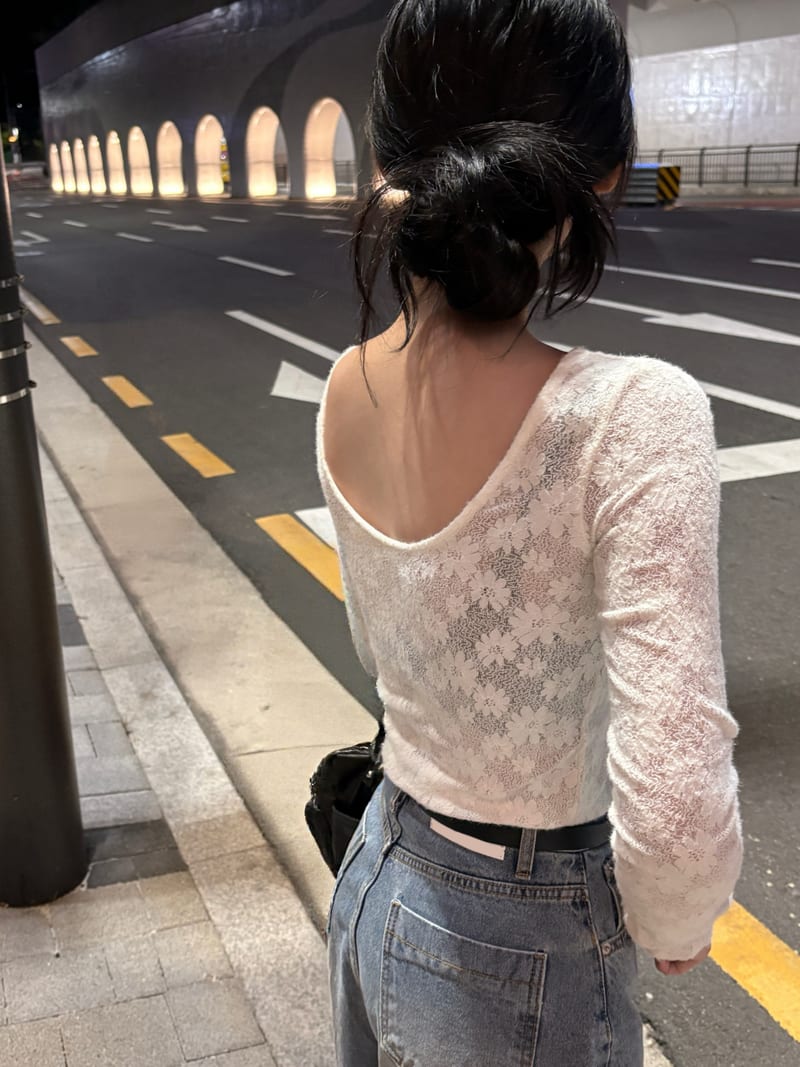 Deep U-Neck Flower See-Through Long Sleeve Tee 딥유넥 플라워 시스루 긴팔티 사진 3