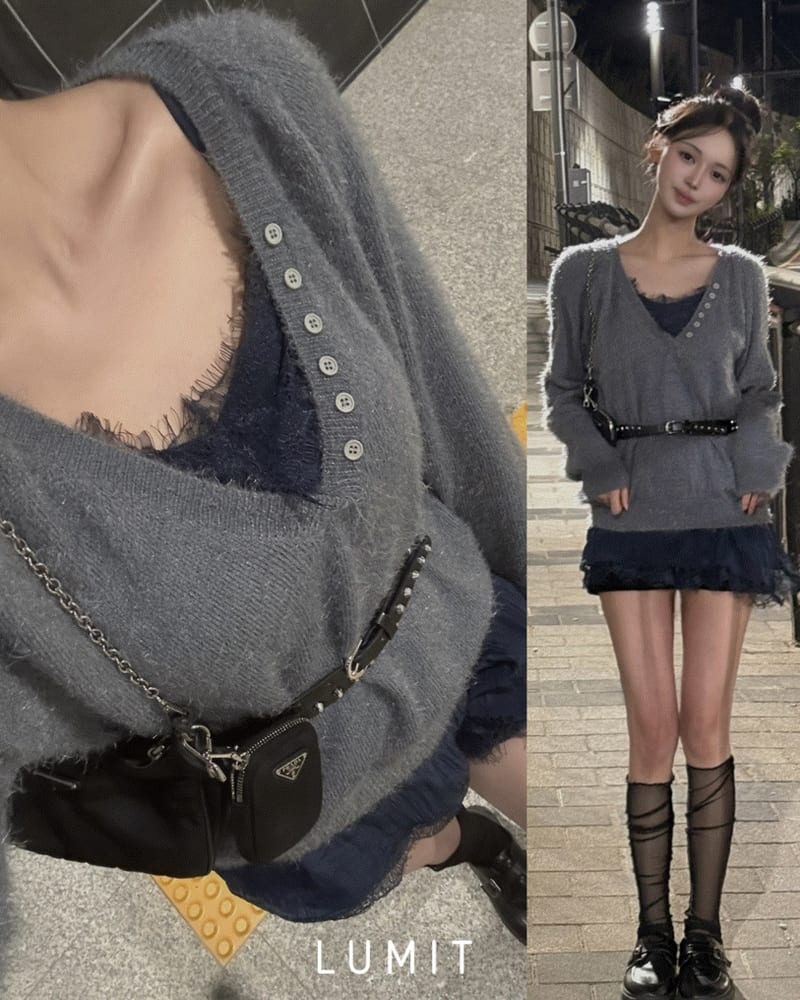 Hairy Button Deep V-Neck Knit 헤어리 버튼 딥브이넥 니트_4col 사진 1