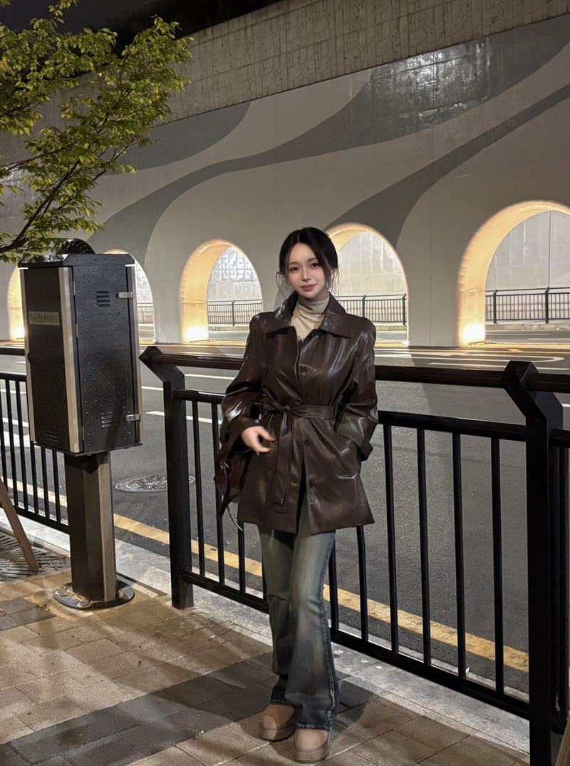 Belted Leather Half Coat 벨티드 레더 하프코트 사진 4