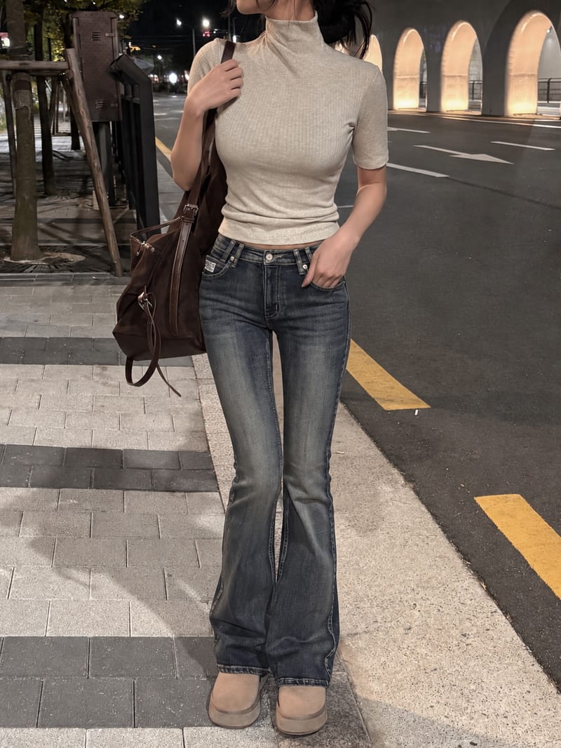 Low-rise bootcut washed stretch denim 로우라이즈 부츠컷 워싱 스판 데님 사진 7