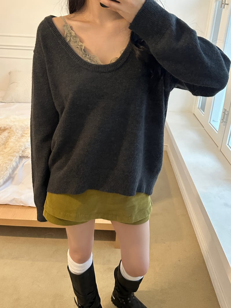 Wool Deep U-Neck Thick Loose Fit Knit 울 딥유넥 도톰 루즈핏 니트 사진 7
